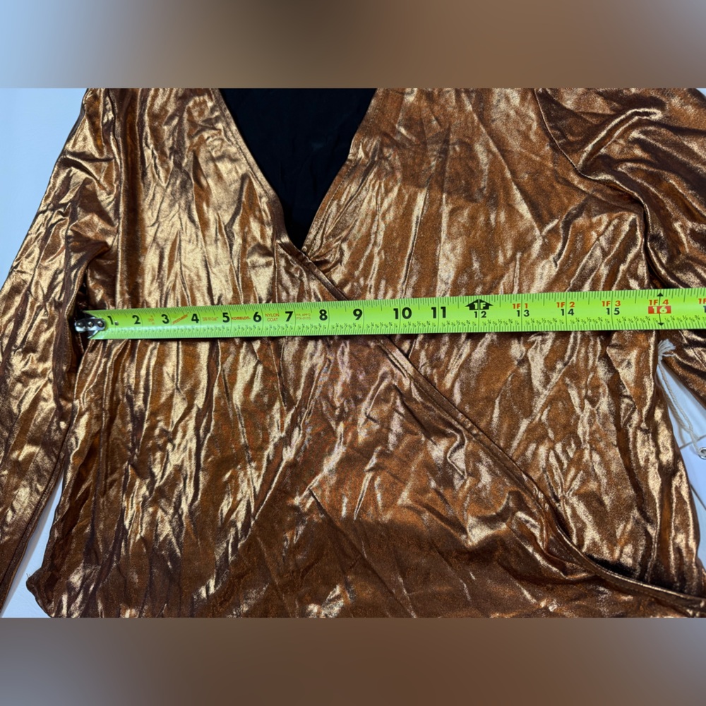 Harper Wren Shiny Gold/Copper blouse. Size XS (W) - Picture 8 of 11